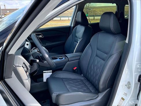 New 2026 Nissan Rogue Platinum image 9