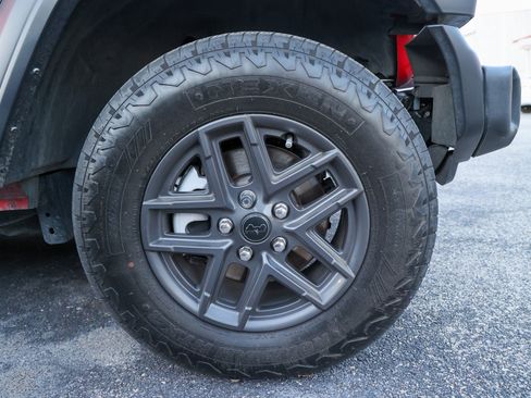 Used 2024 Jeep Wrangler Sport S image 13