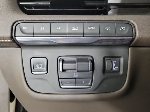 Certified 2023 Cadillac Escalade Sport w/ Touring Package image 32