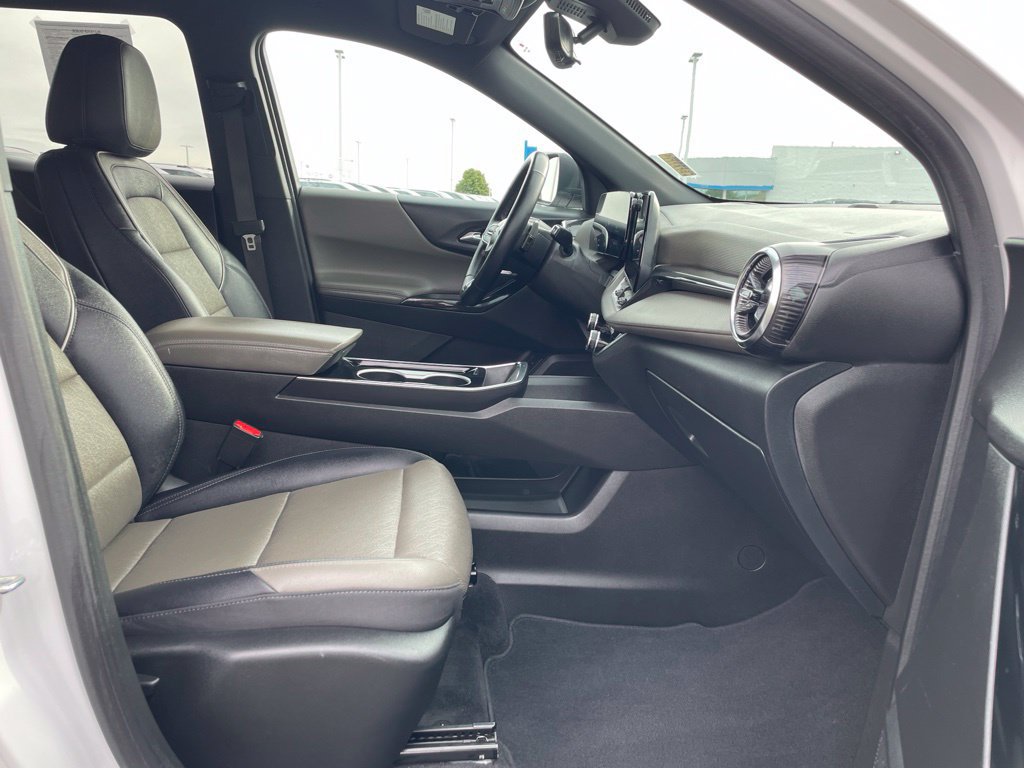 Used 2025 Chevrolet Equinox LT w/ Convenience Package II AWD/4WD image 28