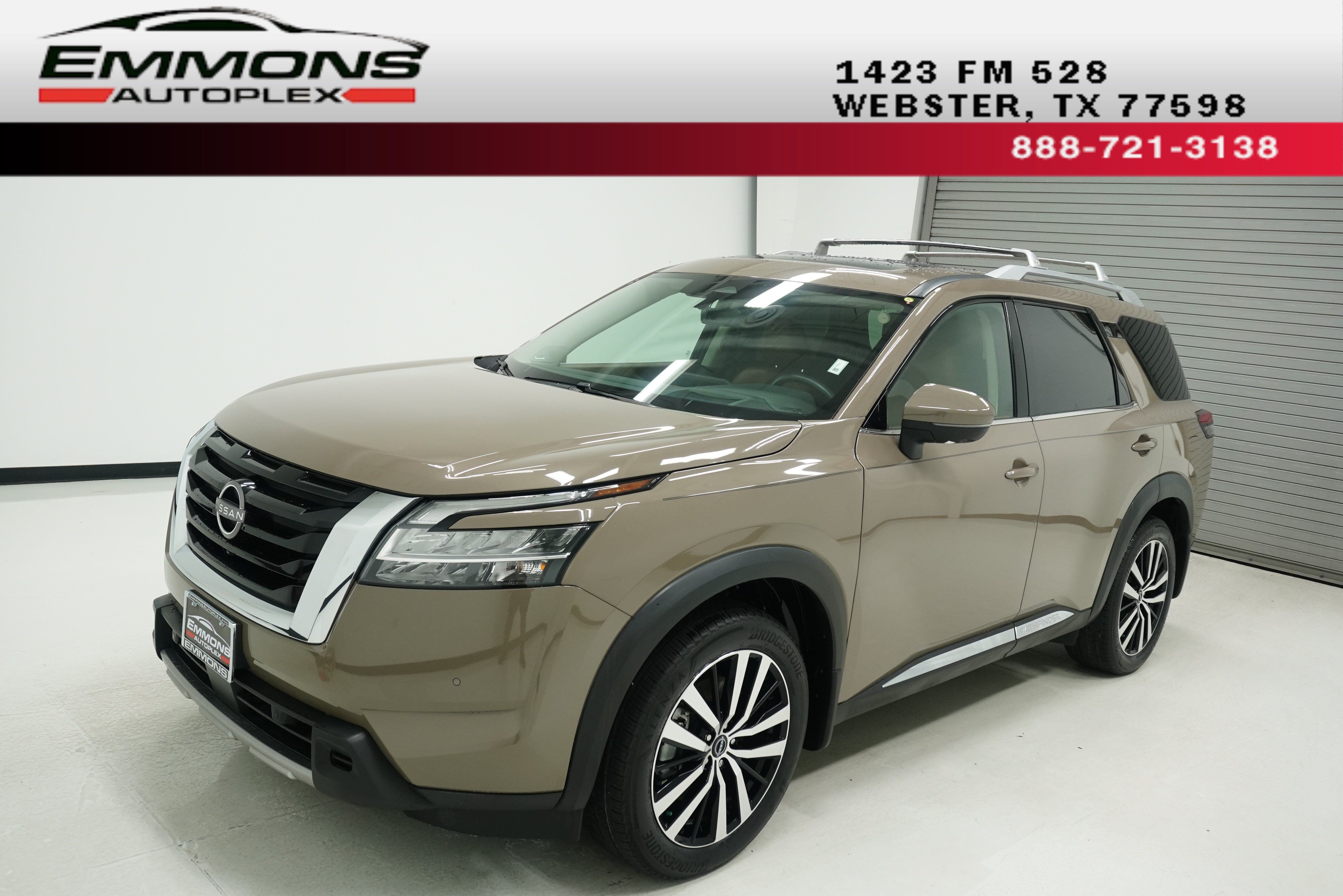 Used 2023 Nissan Pathfinder Platinum FWD image 1