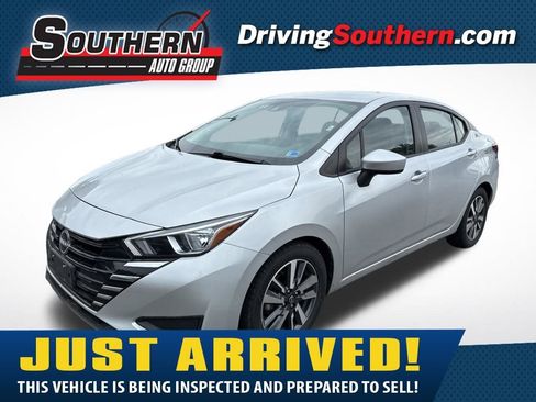 Used 2023 Nissan Versa SV FWD image 1