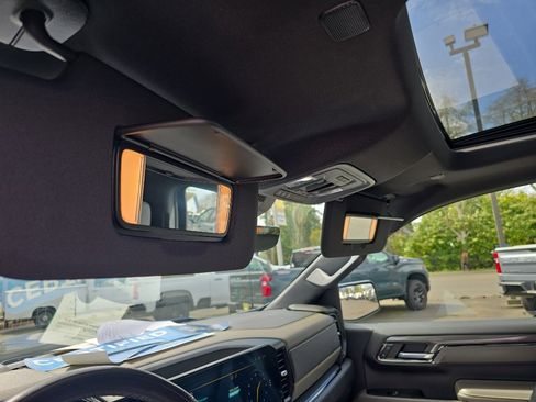 Certified 2022 Chevrolet Silverado 1500 ZR2 w/ Technology Package image 14