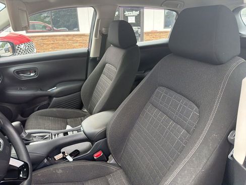 Used 2024 Honda HR-V LX image 3