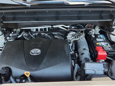 Used 2021 Toyota Highlander XSE AWD/4WD image 14