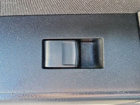 Used 2019 Toyota Corolla LE w/ Carpet Mat Package (TMS) image 15