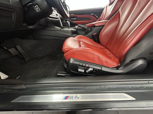 Used 2016 BMW M4 Convertible image 34