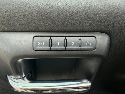 Used 2018 Chevrolet Silverado 1500 LTZ Z71 w/ Redline Edition AWD/4WD image 8