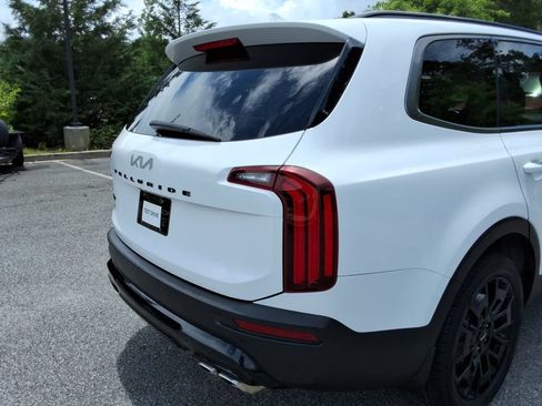 Used 2022 Kia Telluride EX w/ EX Premium Package AWD/4WD image 14