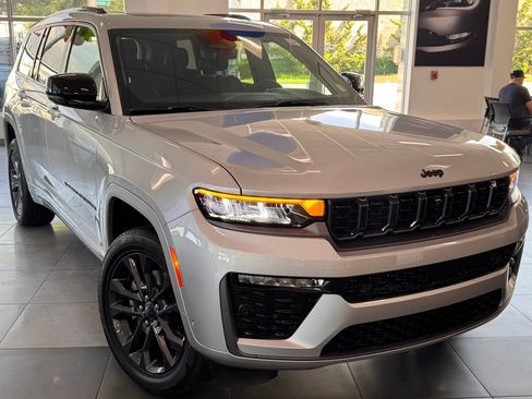 New 2026 Jeep Grand Cherokee L Limited AWD/4WD image 1