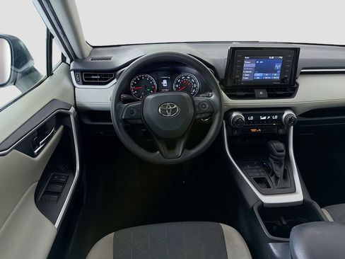 Used 2022 Toyota RAV4 XLE AWD/4WD image 23