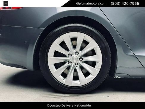 Used 2017 Tesla Model S 75D AWD/4WD image 38