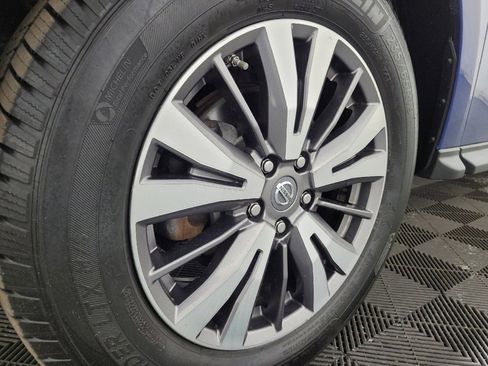 Used 2019 Nissan Pathfinder SV image 31