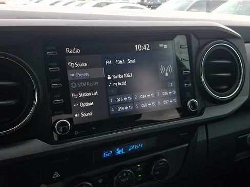 Used 2021 Toyota Tacoma TRD Sport AWD/4WD image 16