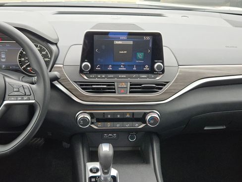 New 2026 Nissan Altima 2.5 SV FWD image 14