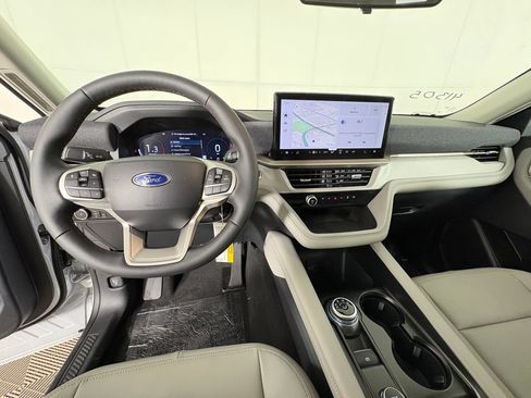 New 2026 Ford Explorer Active w/ Active Comfort Package RWD image 7