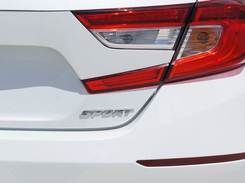 Used 2021 Honda Accord Sport image 18