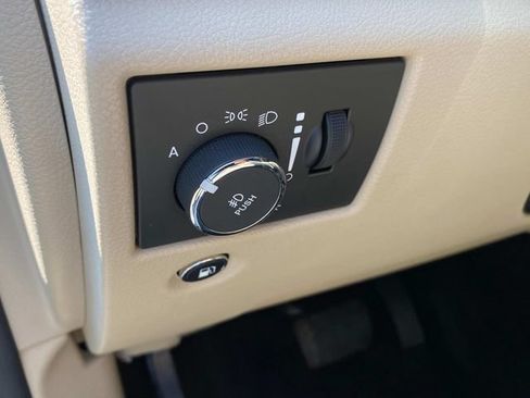 Used 2015 Jeep Grand Cherokee Limited RWD image 15
