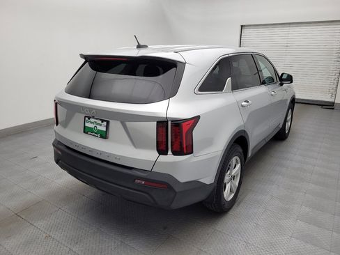 Used 2022 Kia Sorento LX FWD image 9