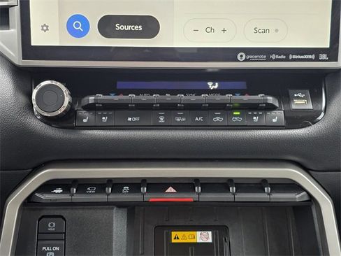 Used 2024 Toyota Tundra Limited image 15