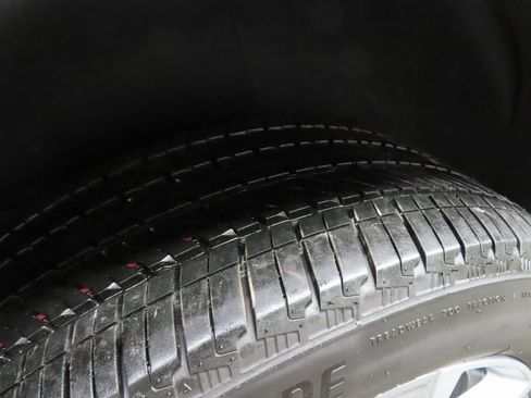 Used 2024 Chevrolet Suburban High Country image 37