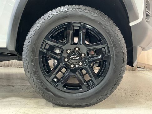 Used 2024 Chevrolet Colorado Trail Boss w/ Technology Package AWD/4WD image 12