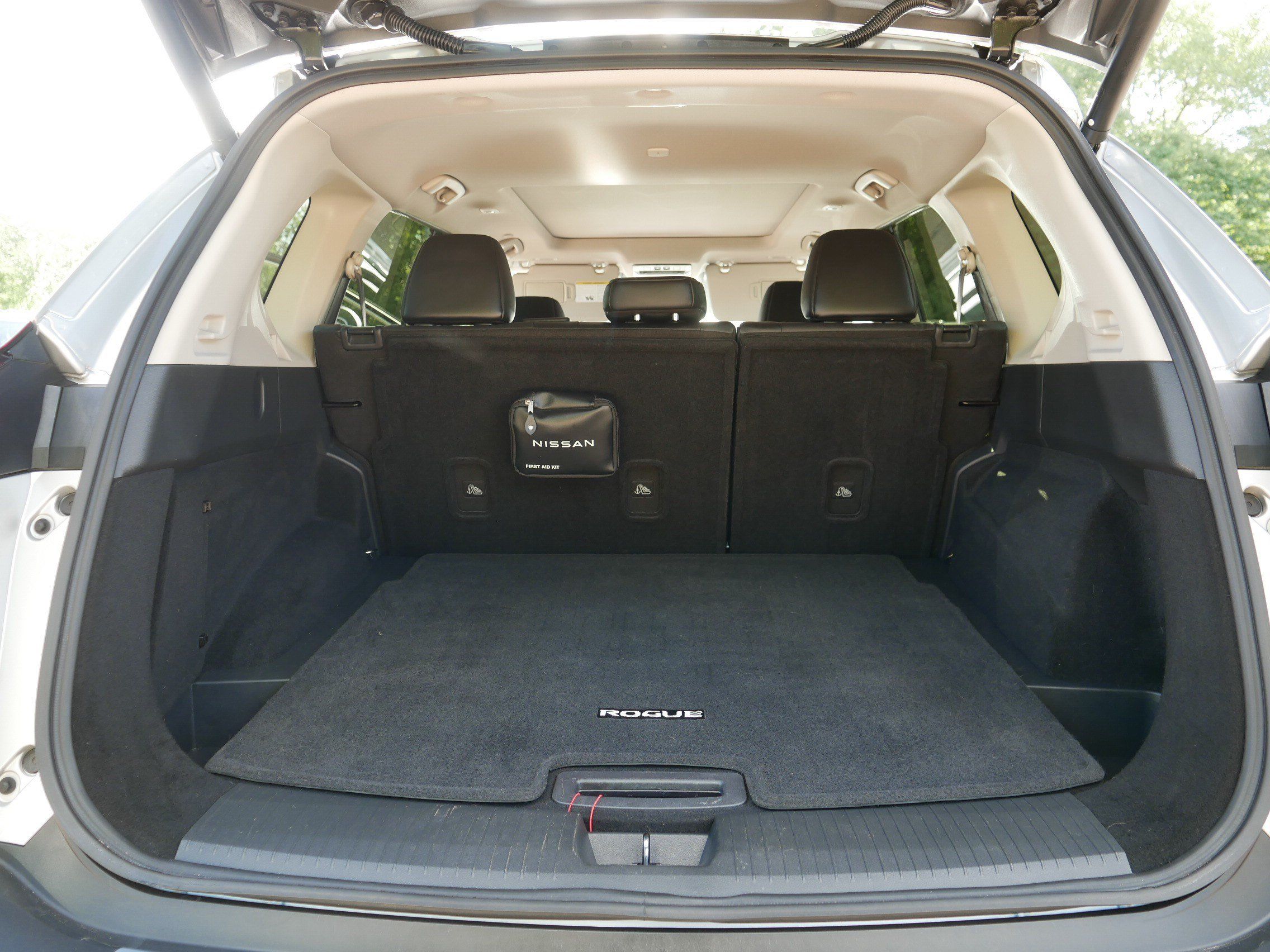 Certified 2023 Nissan Rogue SV w/ SV Premium B Package AWD/4WD image 18