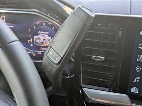Used 2024 Chevrolet Silverado 2500 LT AWD/4WD image 12