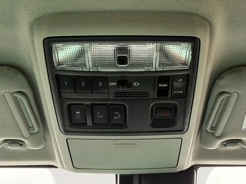 Used 2020 Toyota 4Runner Limited AWD/4WD image 19