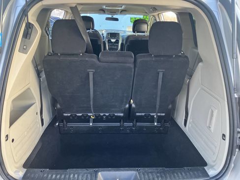 Used 2011 Chrysler Town & Country Touring image 32