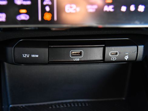 Used 2023 Kia Niro Wind FWD image 28