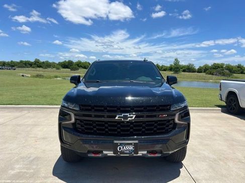 Used 2024 Chevrolet Suburban Z71 w/ Luxury Package AWD/4WD image 2