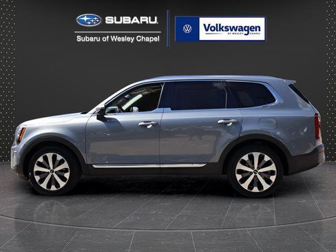 Used 2021 Kia Telluride EX w/ EX Premium Package FWD image 4