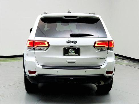 Used 2021 Jeep Grand Cherokee Laredo image 6