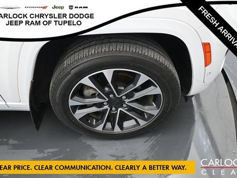 Used 2023 Jeep Grand Cherokee Overland w/ Luxury Tech Group IV AWD/4WD image 46