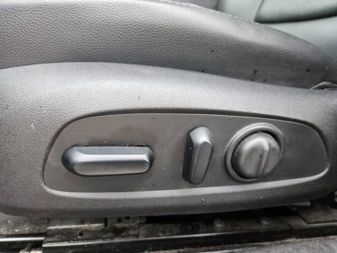 Used 2018 Chevrolet Malibu Premier w/ Premier Sun and Wheel Package image 9