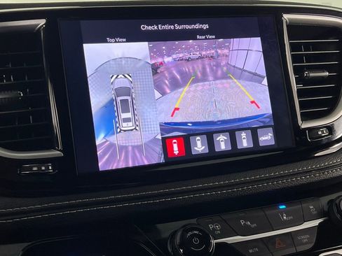 Certified 2024 Chrysler Pacifica Limited image 20