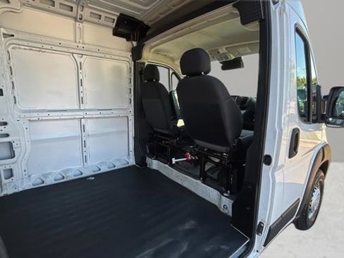 Used 2025 RAM ProMaster 2500 w/ Convenience Group FWD image 34