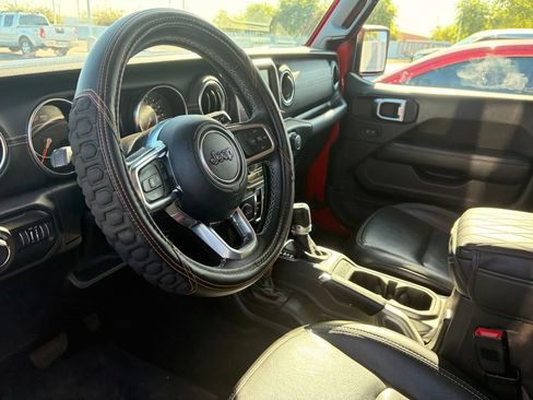 Used 2020 Jeep Wrangler Unlimited Sahara AWD/4WD image 8