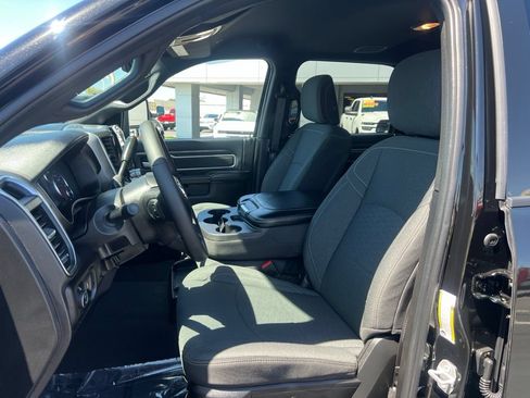 Used 2025 RAM 2500 Big Horn AWD/4WD image 31