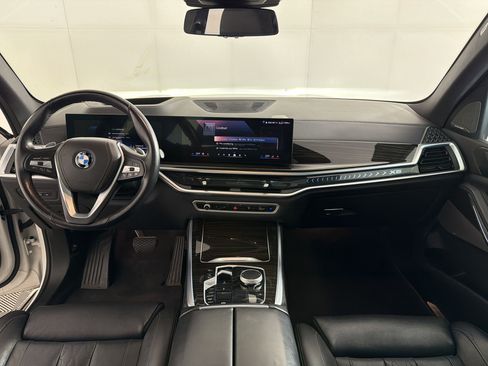 Used 2025 BMW X5 xDrive50e AWD/4WD image 16