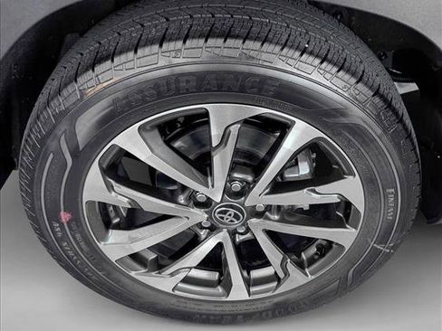 Certified 2025 Toyota Corolla Cross XLE image 8