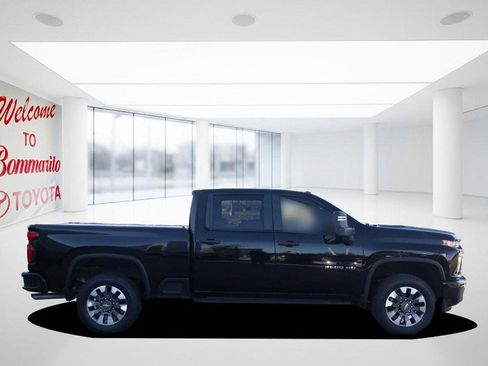 Used 2021 Chevrolet Silverado 2500 Custom w/ Custom Value Package image 5