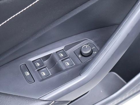 Used 2022 Volkswagen Jetta SEL FWD image 11
