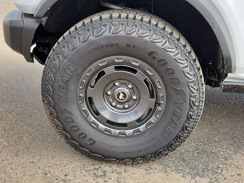 New 2025 Ford Bronco Badlands image 7