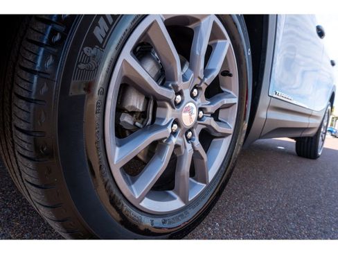 Used 2024 GMC Terrain SLT image 9