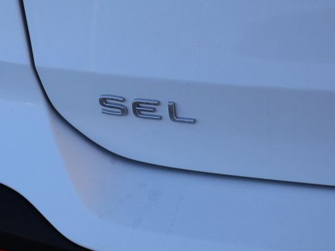 New 2026 Volkswagen Taos SEL image 20