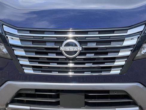 Used 2025 Nissan Rogue SL w/ Tech Package AWD/4WD image 39