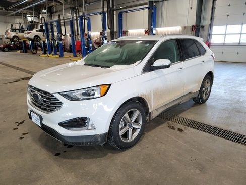 Used 2019 Ford Edge SEL w/ Equipment Group 201A image 3