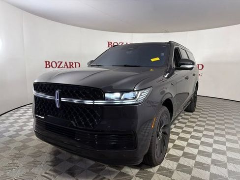 Certified 2025 Lincoln Navigator L Reserve w/ Jet Appearance Package AWD/4WD image 4